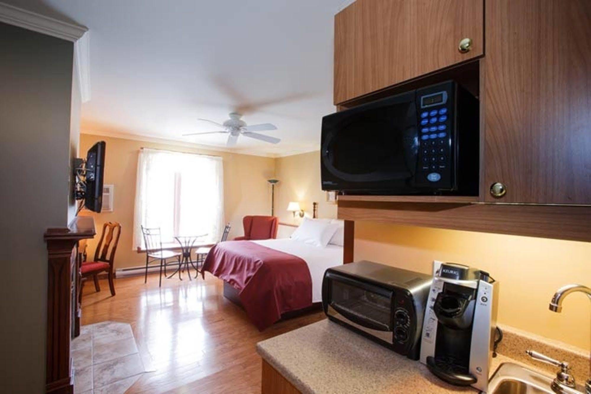 Relais St-Denis 호텔 Saint-Sauveur-des-Monts 외부 사진